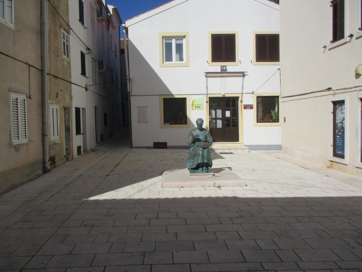 Villa Gabriel Pag Town Esterno foto