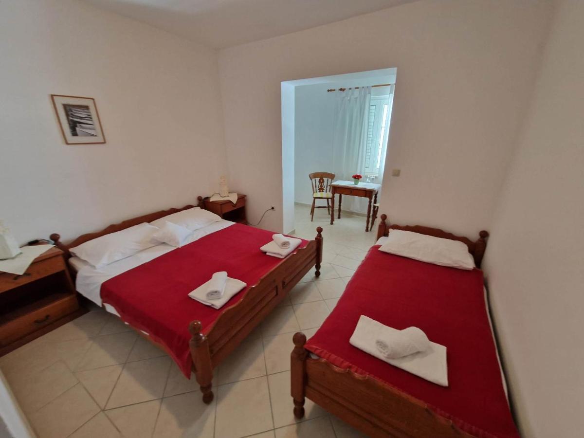 Villa Gabriel Pag Town Esterno foto