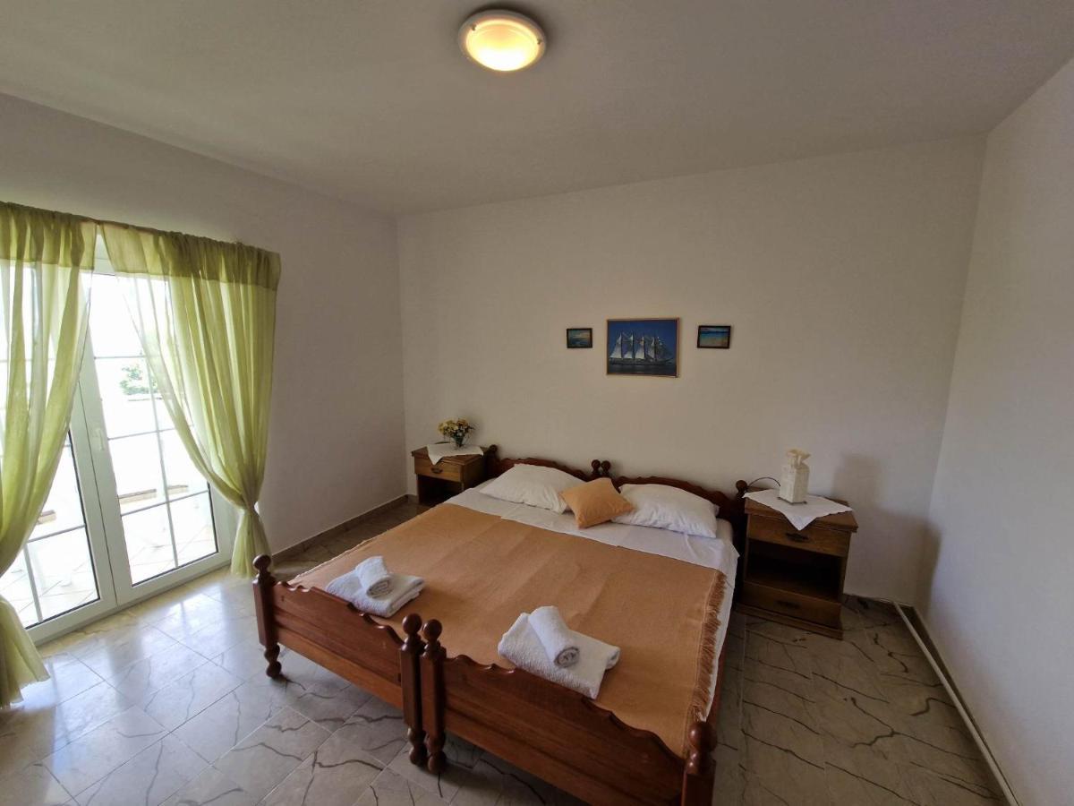 Villa Gabriel Pag Town Esterno foto